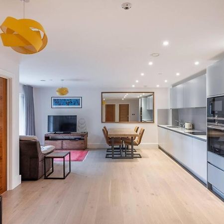 ロンドンStylish 2 Bed 2 Bath In Highgate & Free Parkingアパートメント エクステリア 写真
